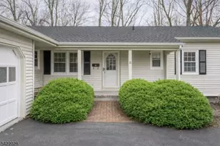 6 Windsor Way, Berkeley Heights Township, NJ 07922 - Photo 2