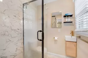 719 Brooklyn Ave, Raritan, NJ 08869 - Photo 18