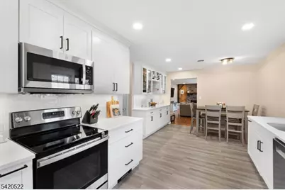 719 Brooklyn Ave, Raritan, NJ 08869 - Photo 12