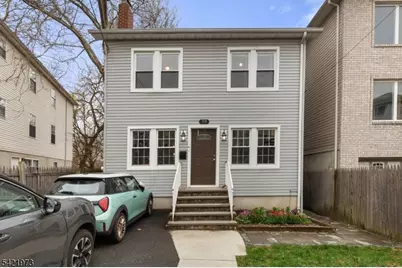 38 Hinsdale Pl, Newark, NJ 07104 - Photo 2