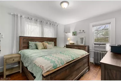 38 Hinsdale Pl, Newark, NJ 07104 - Photo 16