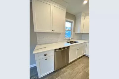 212 N 16th St, Kenilworth, NJ 07033 - Photo 8