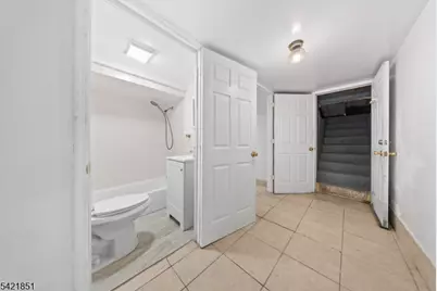 1046 E 26th St, Paterson, NJ 07513 - Photo 32