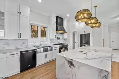 38 Pershing Pl, Woodland Park, NJ 07424 - Photo 14