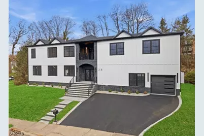 38 Pershing Pl, Woodland Park, NJ 07424 - Photo 2