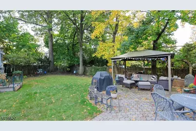 555 Shackamaxon Dr, Westfield, NJ 07090 - Photo 32