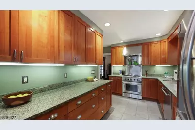 555 Shackamaxon Dr, Westfield, NJ 07090 - Photo 16