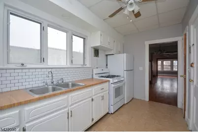 308 Hoboken Rd #2, East Rutherford, NJ 07073 - Photo 2