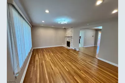 6 Arrow Dr, Livingston, NJ 07039 - Photo 2