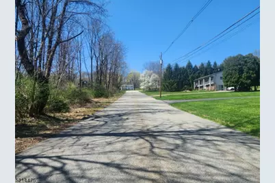 2 Fieldstone Ln, Hardyston Township, NJ 07416 - Photo 2