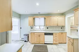 24 W Main St, Clinton, NJ 08809 - Photo 16