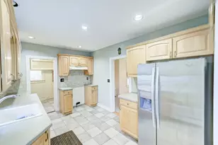 24 W Main St, Clinton, NJ 08809 - Photo 18
