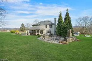 2 Lauren Dr, Franklin Township, NJ 08886 - Photo 6