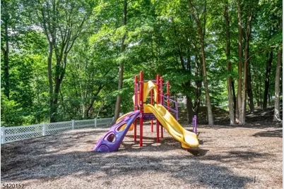 1317 Paddington Rd, Mahwah, NJ 07430 - Photo 22