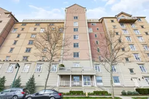 20766 Shearwater Ct, Jersey City, NJ 07305 - Photo 30