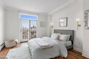 20766 Shearwater Ct, Jersey City, NJ 07305 - Photo 12