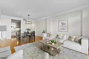 20766 Shearwater Ct, Jersey City, NJ 07305 - Photo 8