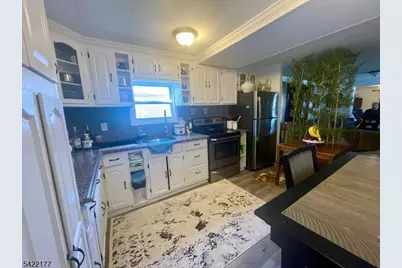 28 Finns Dr, Wayne Twp., NJ 07470 - Photo 8