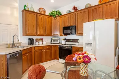 703 Four Seasons Dr #703, Wayne, NJ 07470 - Photo 10