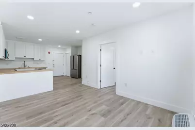95 Shepherds Ln #B204, Totowa, NJ 07512 - Photo 1