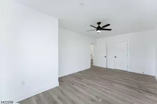 95 Shepherds Ln, Totowa, NJ 07512 - Photo 18