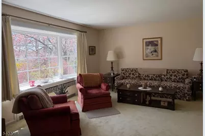 618 Fairway Dr, Union Township, NJ 07083 - Photo 10