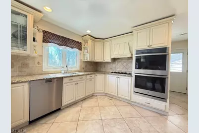 1 Dellmead Dr, Livingston, NJ 07039 - Photo 10