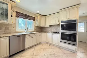 1 Dellmead Dr, Livingston, NJ 07039 - Photo 10