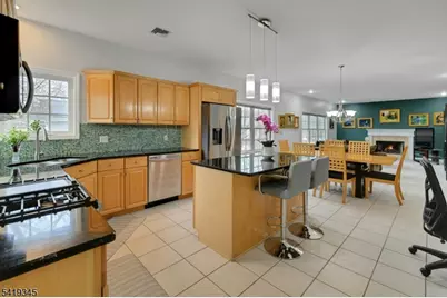 123 N Livingston Ave, Livingston, NJ 07039 - Photo 12