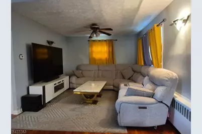 66 Independence Dr, Roselle, NJ 07203 - Photo 4