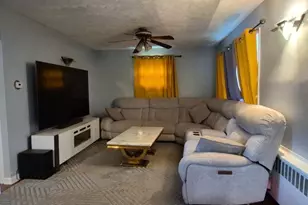 66 Independence Dr, Roselle, NJ 07203 - Photo 4