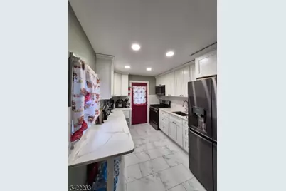 66 Independence Dr, Roselle, NJ 07203 - Photo 14