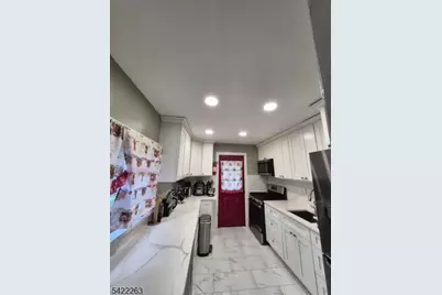 66 Independence Dr, Roselle, NJ 07203 - Photo 20