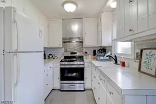 11 Barnida Dr, East Hanover Township, NJ 07936 - Photo 6