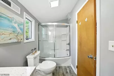 511 Burlington Rd, Freehold Township, NJ 07728 - Photo 32