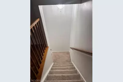 1026 Castle Rd, Mahwah Twp., NJ 07430 - Photo 10