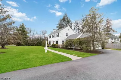 2 Beechwood Dr, Morris Township, NJ 07960 - Photo 4