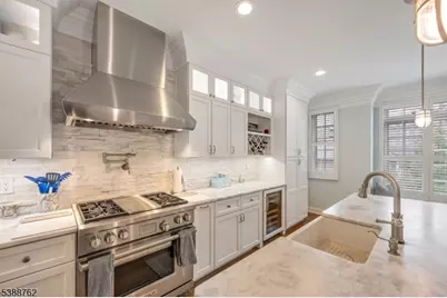 23 Community Pl, Morristown, NJ 07960 - Photo 16