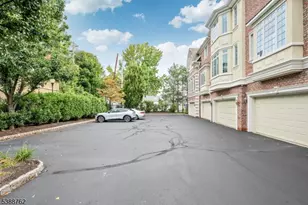 23 Community Pl, Morristown, NJ 07960 - Photo 28