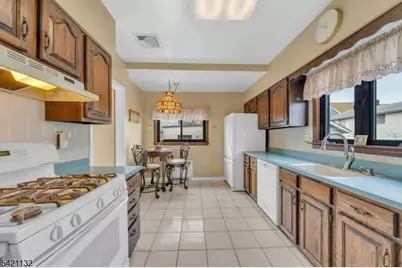 118 Lexington Ave, Bloomfield Twp., NJ 07003 - Photo 12