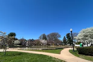 118 Lexington Ave, Bloomfield Twp., NJ 07003 - Photo 32