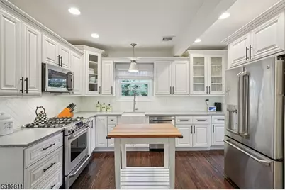 275 Woodland Ave, Summit, NJ 07901 - Photo 8