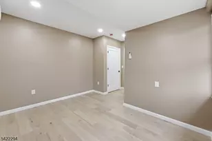 82 Grove St, Montclair, NJ 07042 - Photo 30