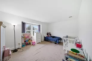 28 Village Dr, Hamburg, NJ 07419 - Photo 6