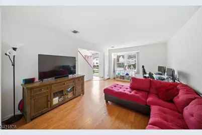 28 Village Dr, Hamburg, NJ 07419 - Photo 4