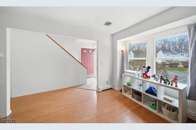 28 Village Dr, Hamburg, NJ 07419 - Photo 8