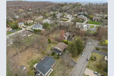 54 Briarhill Rd, Cedar Grove, NJ 07009 - Photo 28