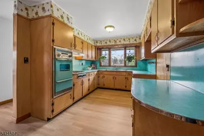 54 Briarhill Rd, Cedar Grove, NJ 07009 - Photo 6