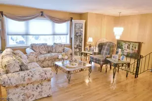 29 Hugenot St, East Hanover Township, NJ 07936 - Photo 4