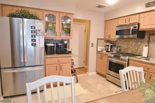 29 Hugenot St, East Hanover Township, NJ 07936 - Photo 8